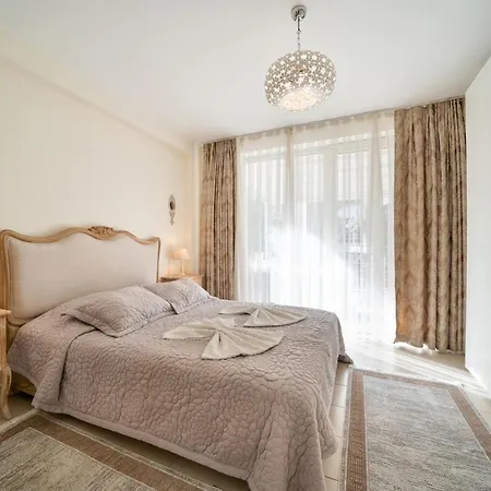 Central Location, Spacious W/pool & View וילה גוג'ק