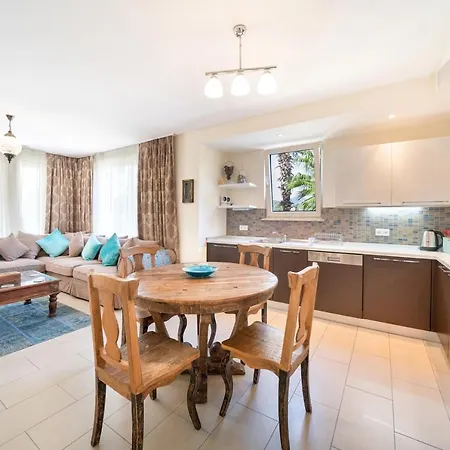 Central Location, Spacious W/pool & View * גוג'ק