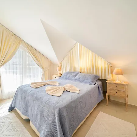 וילה Central Location, Spacious W/pool & View *