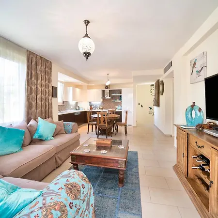 Central Location, Spacious W/pool & View וילה *