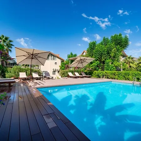 Central Location, Spacious W/pool & View